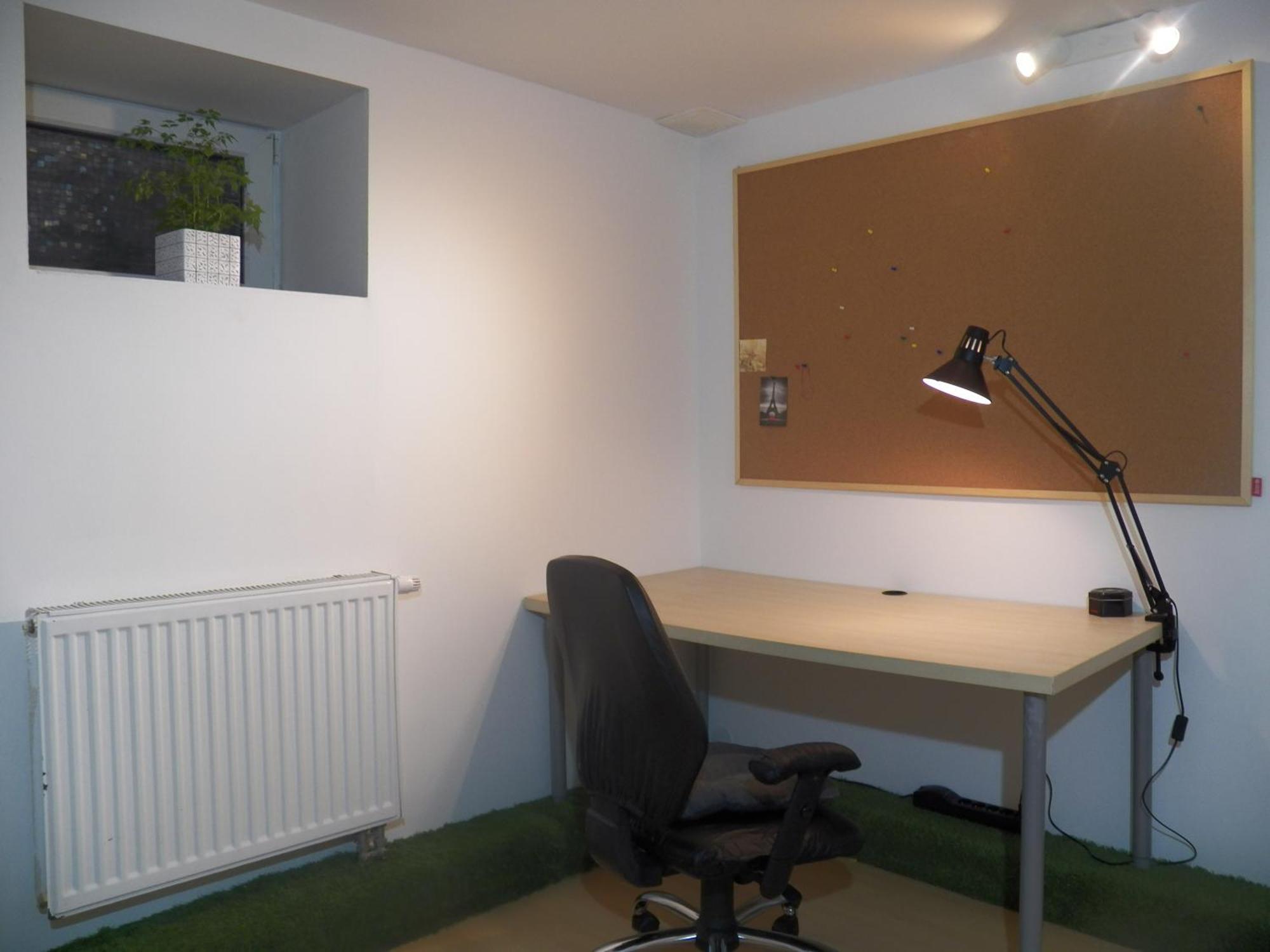 The Doubling Place Of Space And Time In Poland Apartment *
